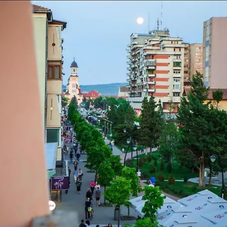 Middle Of The Boulevard Alba Iulia Exterior photo